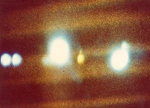 SERES DE LUZ ACERCÁNDOSE EN COLONIAS