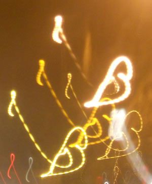 FIRMA DE JUL Y JOUBIAK CON SERES DE LUZ DE LA GALAXIA JJ